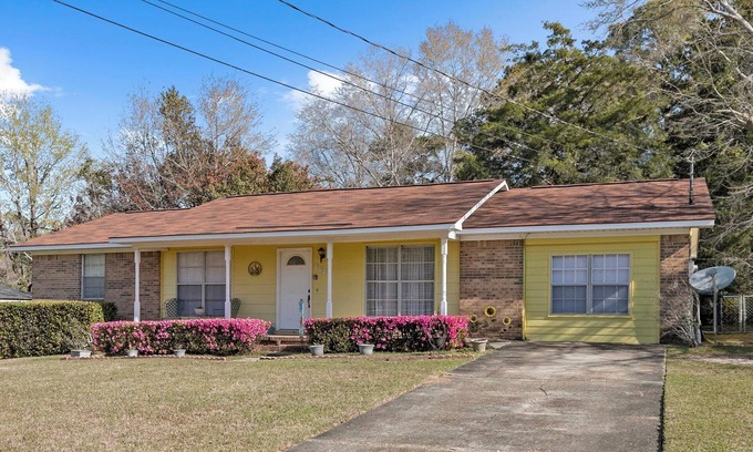 Dothan Casa | 3/1.5 Moms Place
