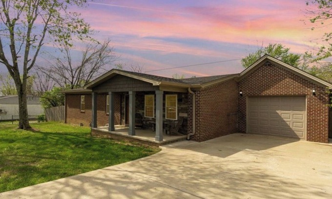 Richmond Casa | 3/2 Close to UK EKU whole house with w/d internet& pet friendly