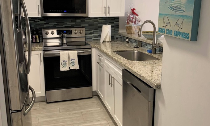 Eastern Shores Condominio | 3/2 Gated water Eastern Shores 5 min to Aventura Suny Isles and N. Miami Beach.