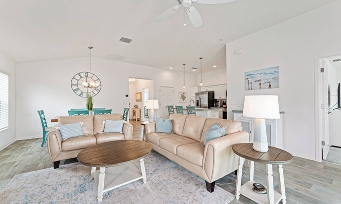 Wildwood Casa | 3/2 in The Village of Richmond