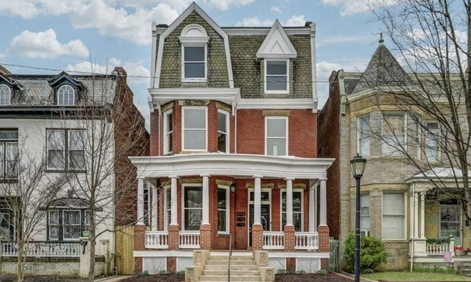 Fan District Casa | 3,200sqft Historic VCU Downtown