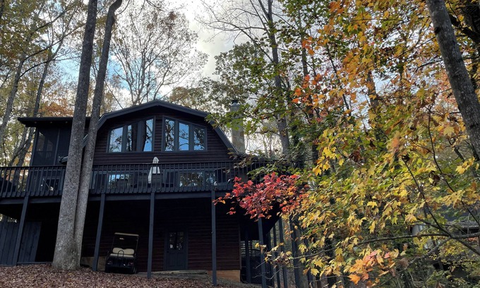 Dawsonville Cabina | 3-4 Bedroom Lake Front Cabin for any season! Perfect Large Family Retreat!