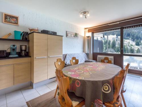 La Clusaz Apartamento | 3*, 6 voyageurs, à 150m des télécabines, parking, garage, à La Clusaz - FR-1-304-117