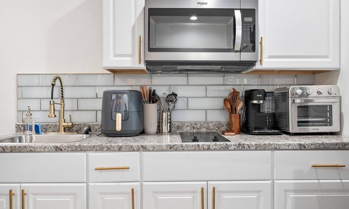 Estrella Casa | 3.8 Miles From Downtown Phoenix #B
