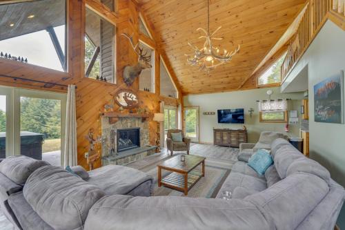 Benezette Casa | 3-Acre Benezette Cabin Hot Tub, Grill and Mtn View