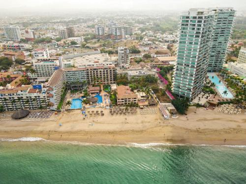 Zona hotelera del norte Apartamento | 3 Adults or 2 Adults plus 2 Kids 1 block from Ocean