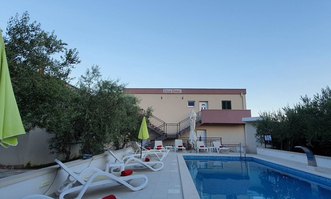 Kastel Stafilic Cabina | **** casa de campo con piscina 9,5x4,0m en el área de Trogir-Kastel Stafilić split