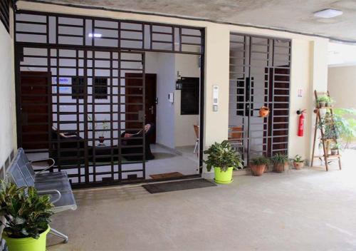 Bingerville Apartamento | 3 Appartements Indépendants - 1 ou 2 Chambres - Du Voyageur Solo au Groupe de 10 personnes - Résidence Calme, Proche Abidjan
