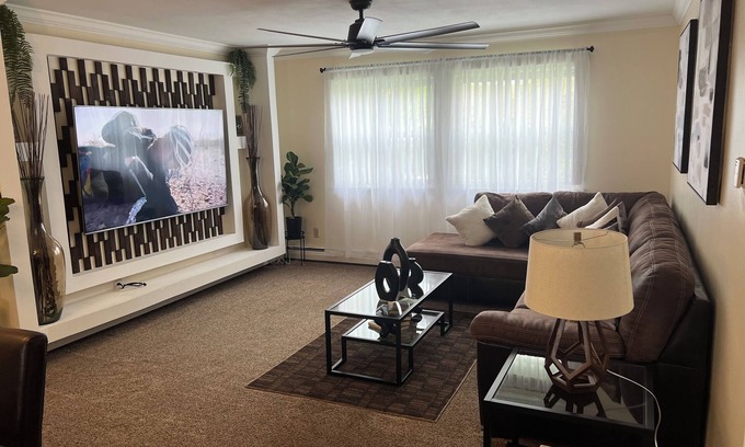 Oyster Bay Apartamento | 3 BD APT central location, free parking, fast wifi