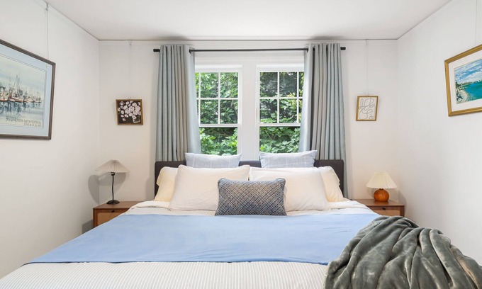 Stevens Apartamento | 3 bd Montlake OASIS w/2 Private Parking Spots Near UW/Lake WA + AC