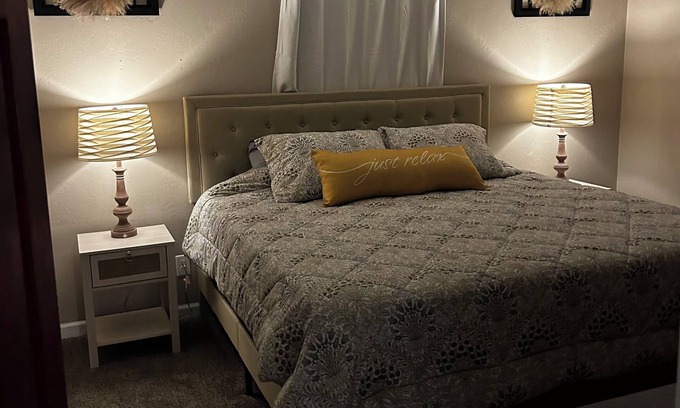 Sayles Blvd. Area Casa | 3 BD Retreat - 5 Mins from Downtown-Sleeps 12- Tx hospitality amenities!