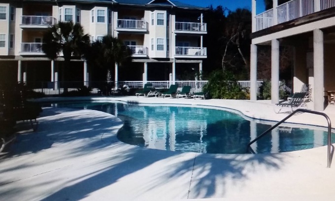 Suwannee Condominio | 3 BDR 2 BTH Costa del Golfo Condominio Vista piscina Marina Mariscos festoneado