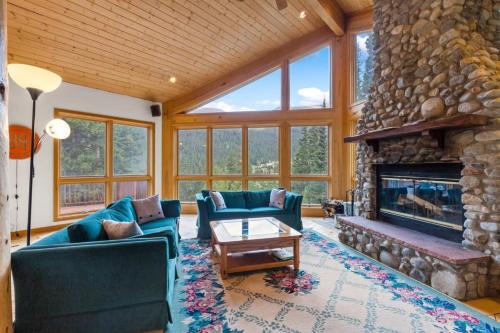 Alma Casa | 3 BDR Secluded Retreat Stunning Mountain Views