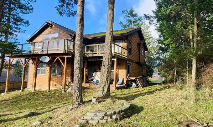 Friday Harbor Casa | 3 bdrm, 2.5 bath, roomy master suite, nice neighborhood, Monthly Rental only