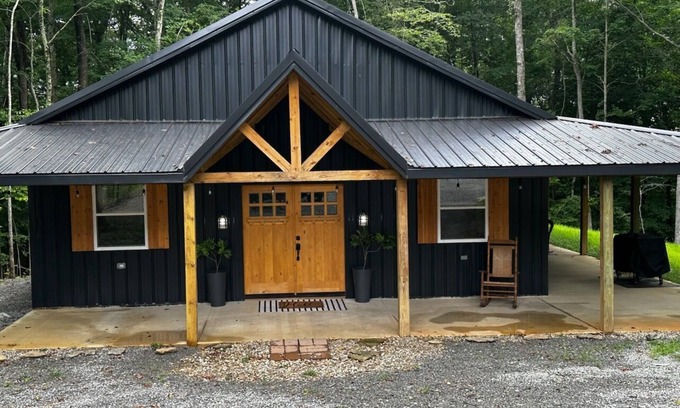 Nancy Casa | 3 bdrm/2 full bath home 1.5 miles from Wolf Creek Marina, Lake Cumberland