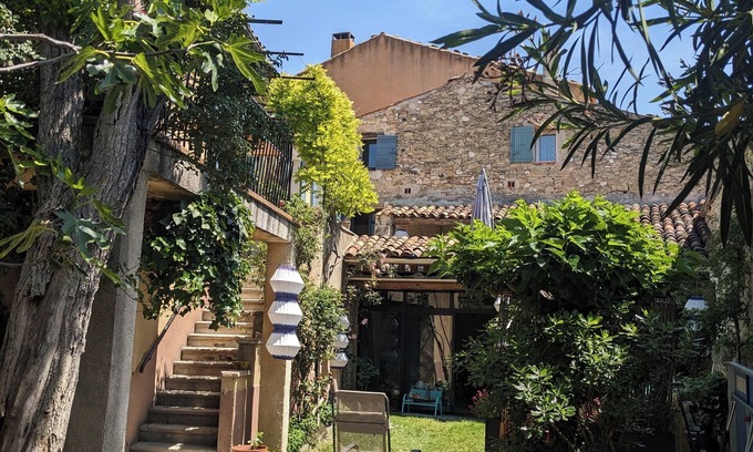 Saint-Martin-de-la-Brasque Casa | 3 Bedroom Private vacation home in Saint-Martin-de-la-Brasque