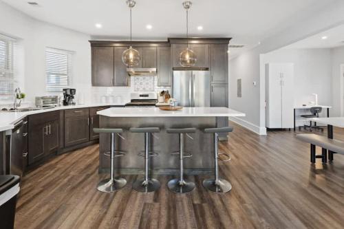 Atlantic City Casa | 3 Beachfront Apts with 12BR 6BA in AC