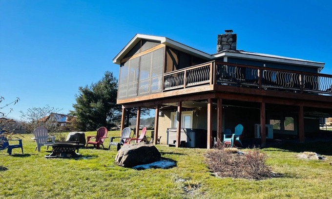 Paradise Point Casa | 3 Bears Lodge | Enjoy a Private Hot Tub & Lake Access!
