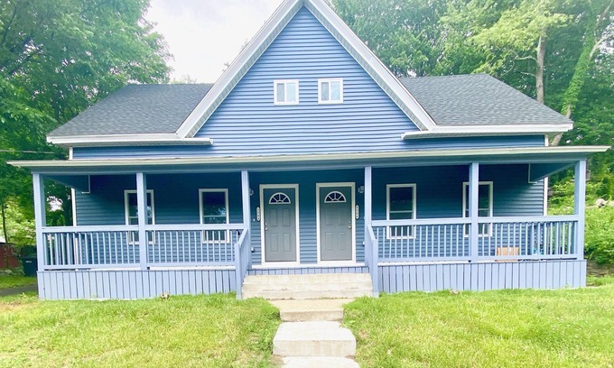 Jefferson Casa | 3 Bed / 1.5 Bath Townhome