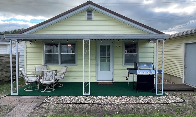 Guttenberg Casa | 3 bed, 1 bath house in Guttenberg Iowa on The Mississippi River, Sleeps 6