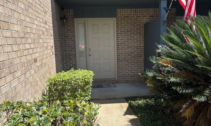 Niceville Casa | 3 bed 2-1/2 bath Townhome in quiet residential neighborhood of Niceville!