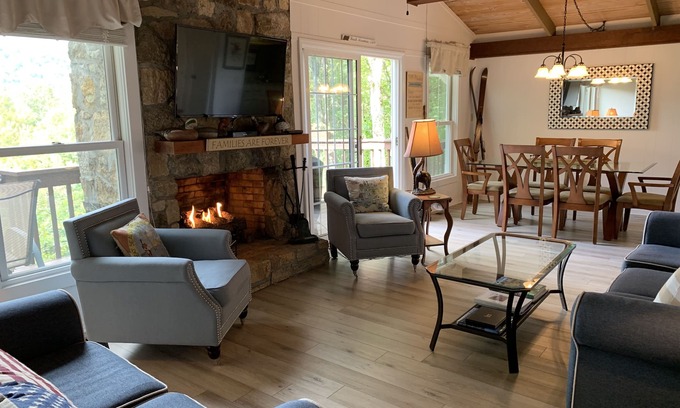 Beech Mountain Cabaña | 3 habitaciones / 2 baños para 6 personas, fácil acceso, excelente vista