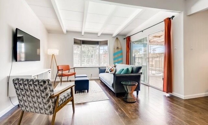 Clairemont Casa | Casa recientemente remodelada de 3 habitaciones, 2 baños, con piscina climatizada y jacuzzi, ¡cerca de todo!