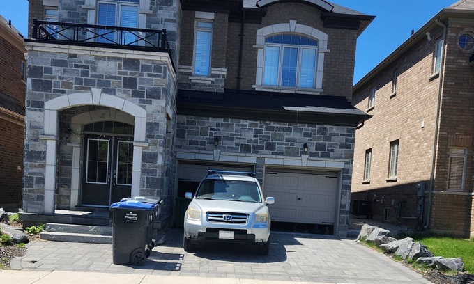 Brampton Apartamento | 3 bed, 2 washroom basement, 20 mins to airport in a good neighborhood