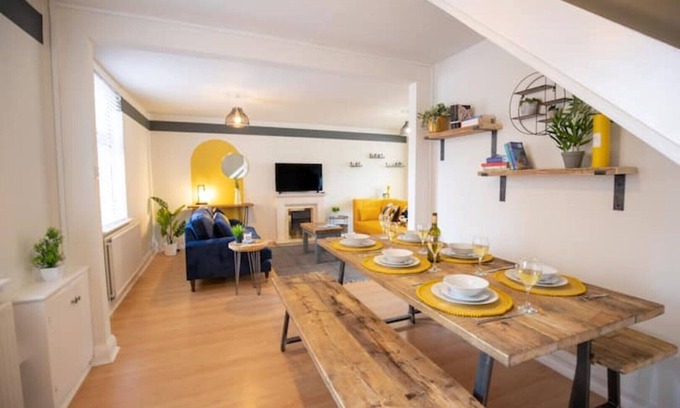 Ashby-de-la-Zouch Casa | 3 bed 3 bath house with parking - Central Ashby