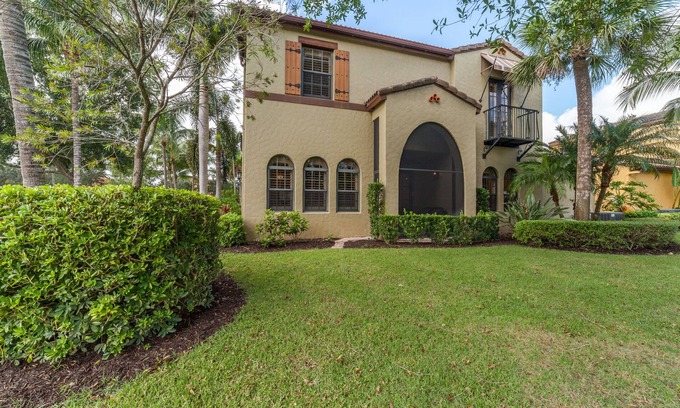 Biggar Casa | 3 Bed + 3 Bath Resort Style Waterfront Home