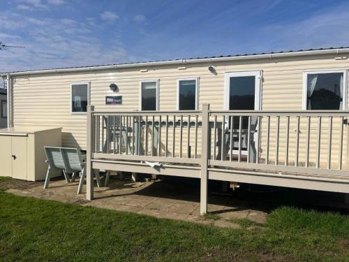 Heacham Chalet De Esquí | 3 Bed 8 Berth Caravan with decking Free WiFi