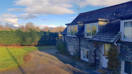 Hawkshead Casa | 3 Bed Barn - Sleeps 6 - Parking - WIfi