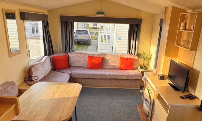 Rhyl Chalet De Esquí | 3 Bedroom, 8 Berth, cosy static family caravan