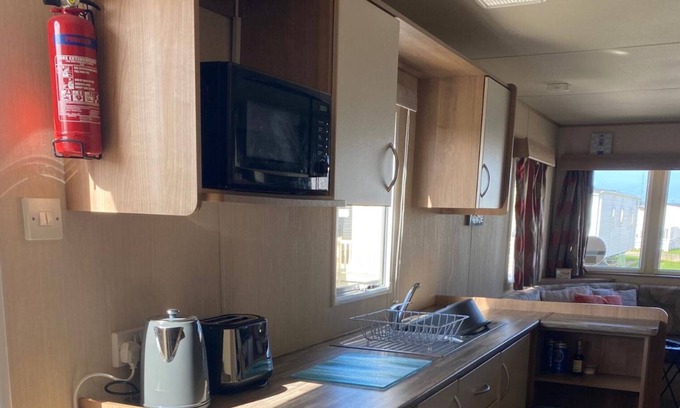 Rhyl Cabina | 3 bed Caravan at Lyons Robinhood