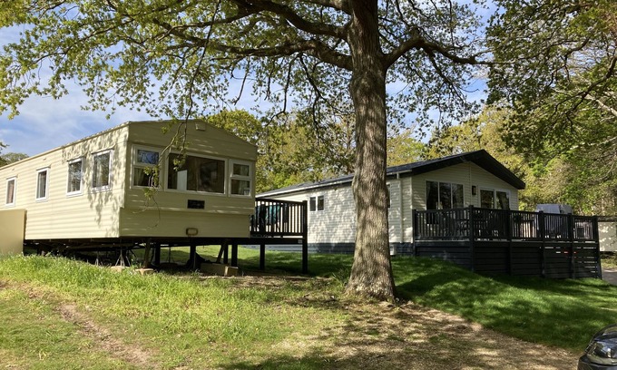 Cowes Cabina | 3 Bed Caravan Sea views discounted ferry