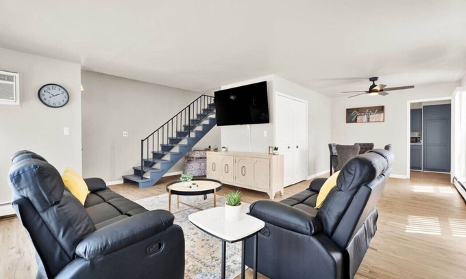 Sterling Heights Apartamento | 3 bed Comfort at Sterling Heights