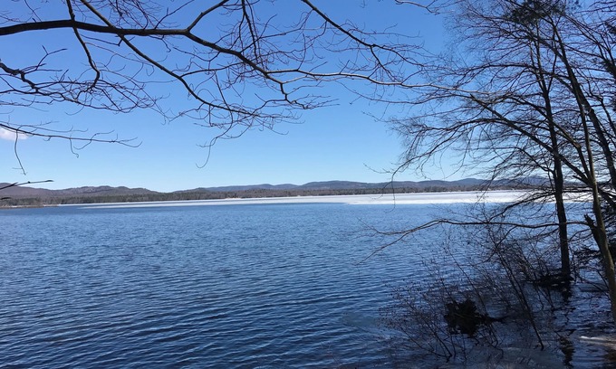 Center Ossipee Cabaña | 3-bed cottage on Ossipee Lake with dock space. August 23 through LaborDay 2025.