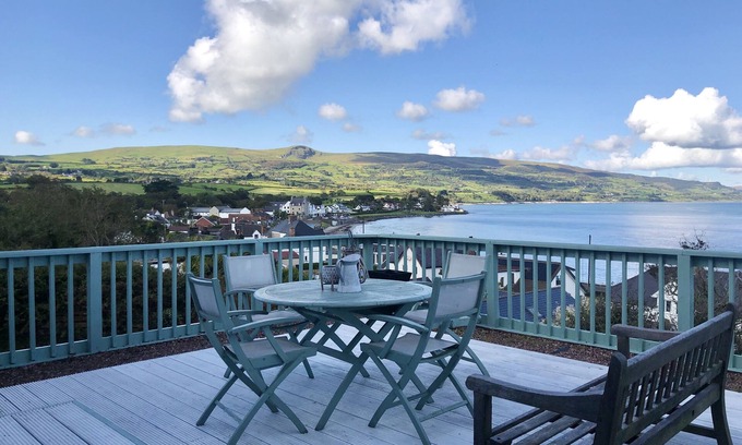 Ballygally Cabaña | Stunning Sea view Cottage
