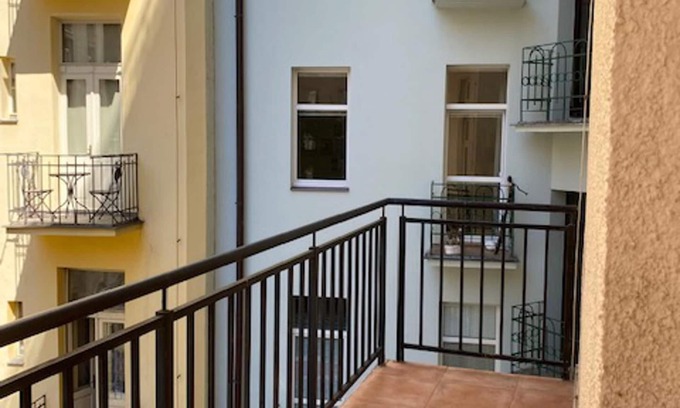 Andel Apartamento | 3 Bed Flat - Sleeps 10 - Pets - Smoking - Parking