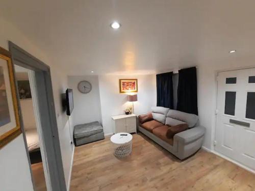 Colchester Casa | 3-Bed House in Colchester with Parking and WiFi
