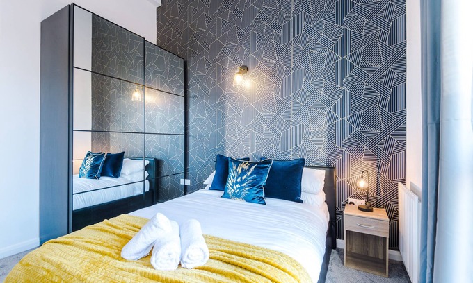 Manchester Casa | 3 Bed House Manchester by MCR Dens