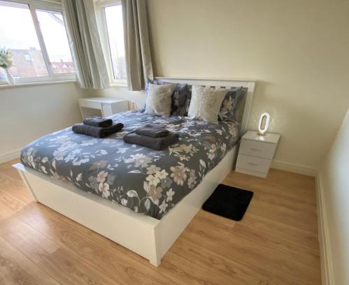 Penrhyn Bay Casa | 3 Bed House - Sleeps 6 - Garden - Parking - Wifi