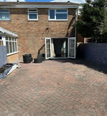 Bridgend Casa | 3 Bed House - Sleeps 6 - Parking - Wifi