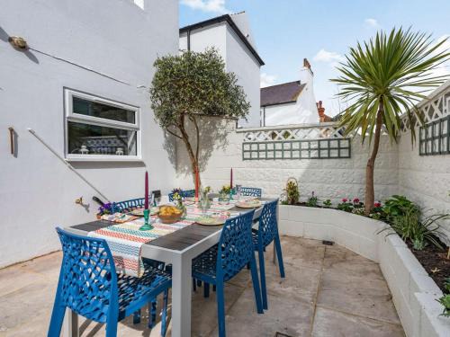 Meads Casa | 3 bed in Eastbourne EHC01