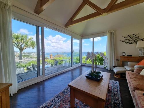 Newlyn Casa | 3 Bed in Newlyn oc-s33015