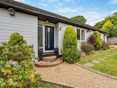 Yarmouth Casa | 3 Bed in Yarmouth 94802