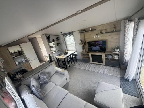 Wesham Casa | 3-Bed Lodge Sleeps 6 Hot tub