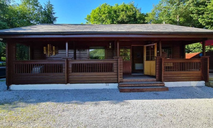 Fourstones Near Bentham Cabina | 3-Bed Lodge - Sleeps 7 - Hot Tub - Pet Friendly