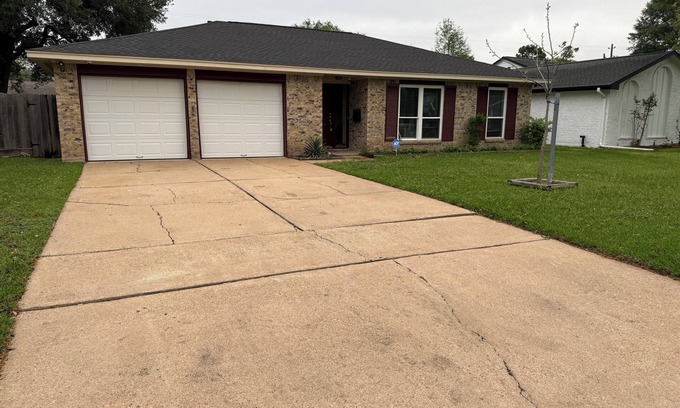 Woodlake - Briar Meadow Casa | 3 Bed Luxury Home down the street from the Galleria