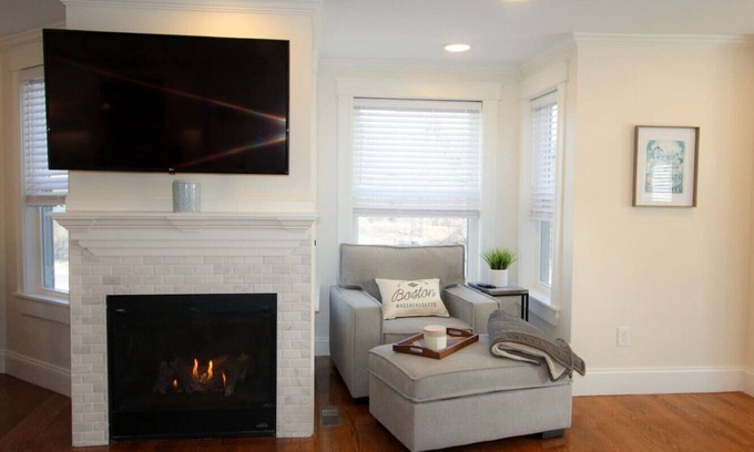Somerville Condominio | 3 Bed Moreland St · Stunning 3+BD Under 10 mins to BOS w/parking & W/D